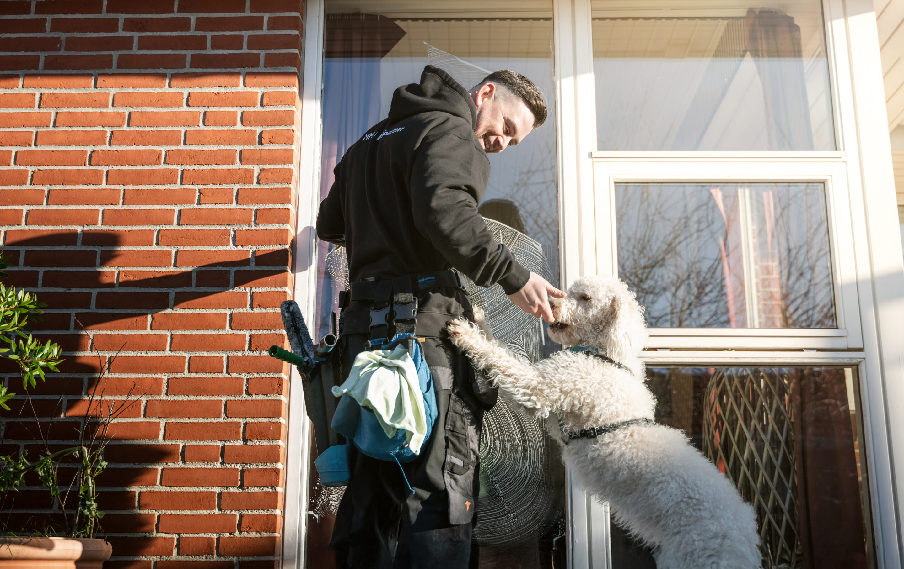 Mathias og Morten der er vinduespudsere i Vejle og omegn